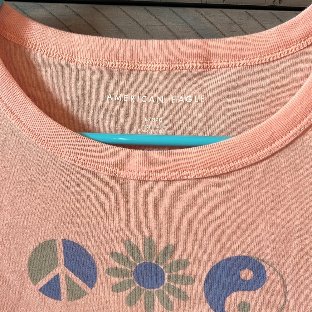 American Eagle fitted T-shirt - Picture 2 of 3